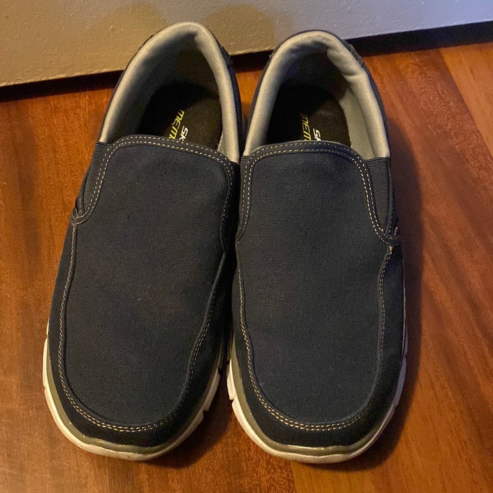 Skechers dual lite memory foam